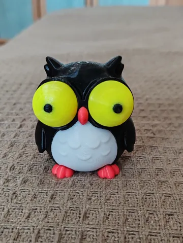 Figura decorativa: An owl with big eyes — vista de referencia 2