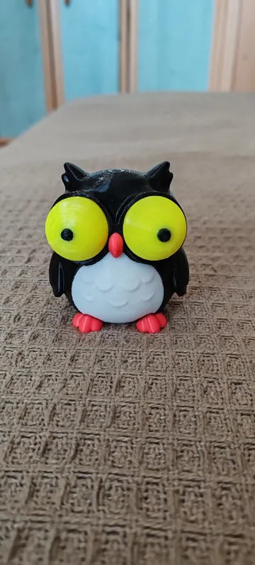 Figura decorativa: An owl with big eyes — vista de referencia 3