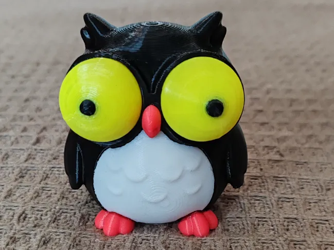 Figura decorativa: An owl with big eyes. Referencia del modelo original.