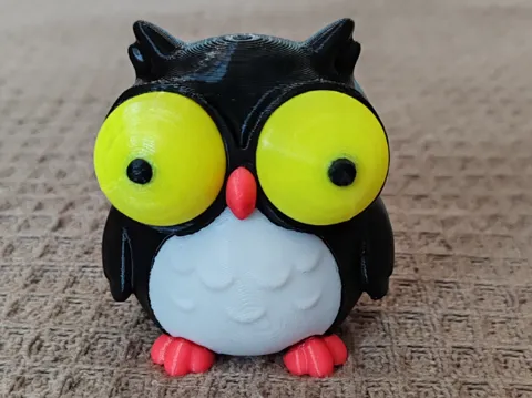 Figura decorativa: An owl with big eyes — referencia de MakerWorld