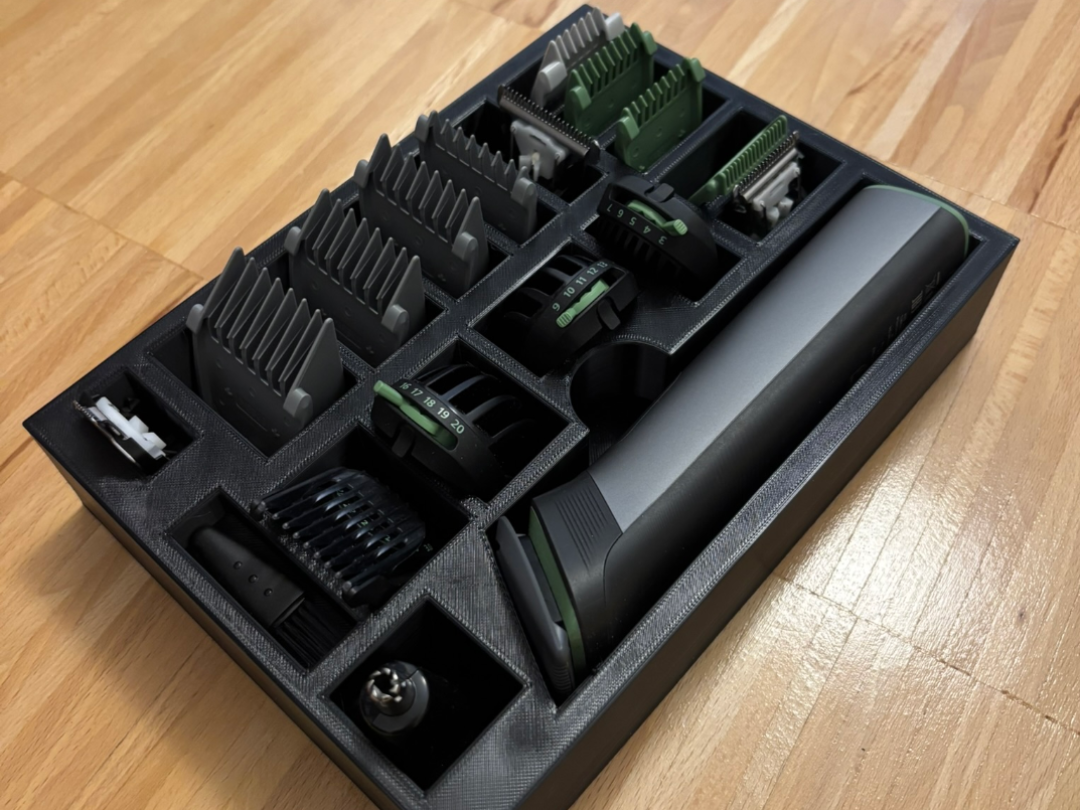 Aufbewahrung Philips Multigroom 7000 (mit Zubehör)