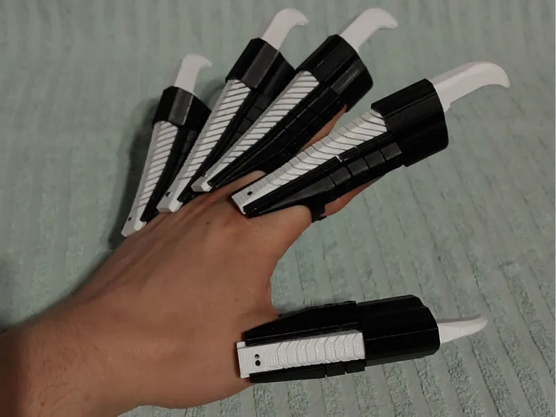 Extending claws