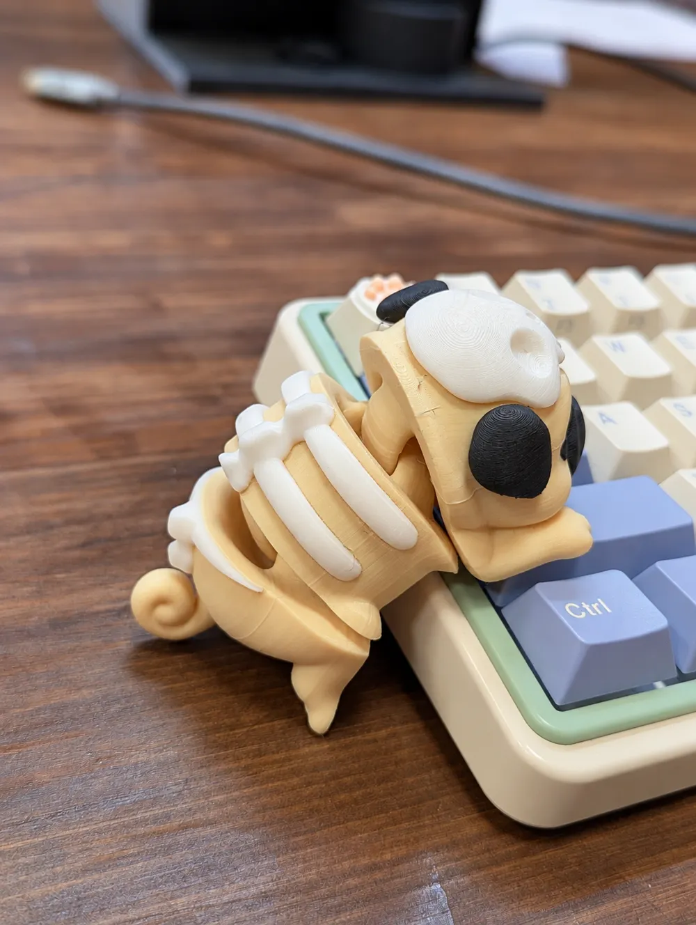 Flexi Pug [ Halloween ] - Free 3D Print Model - MakerWorld