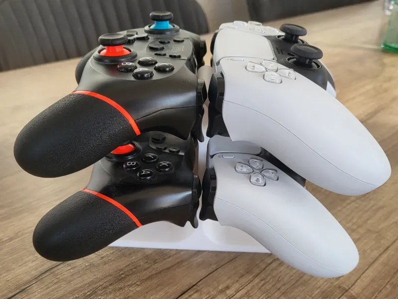Universal Controller Halter vierfach PS5 /Nintendo