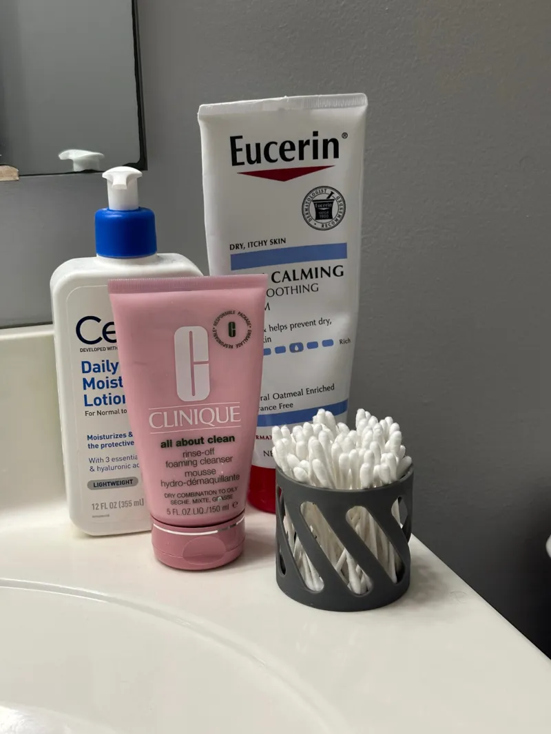 Q-Tip Holder