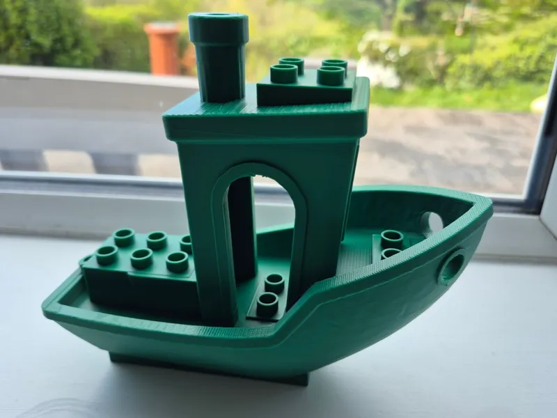 Bricksy Benchy XL – Large Blocks Birthday Edition