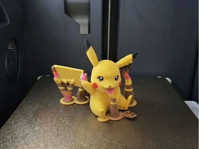 Pikachu Waving–Keychain ( AND NO AMS )