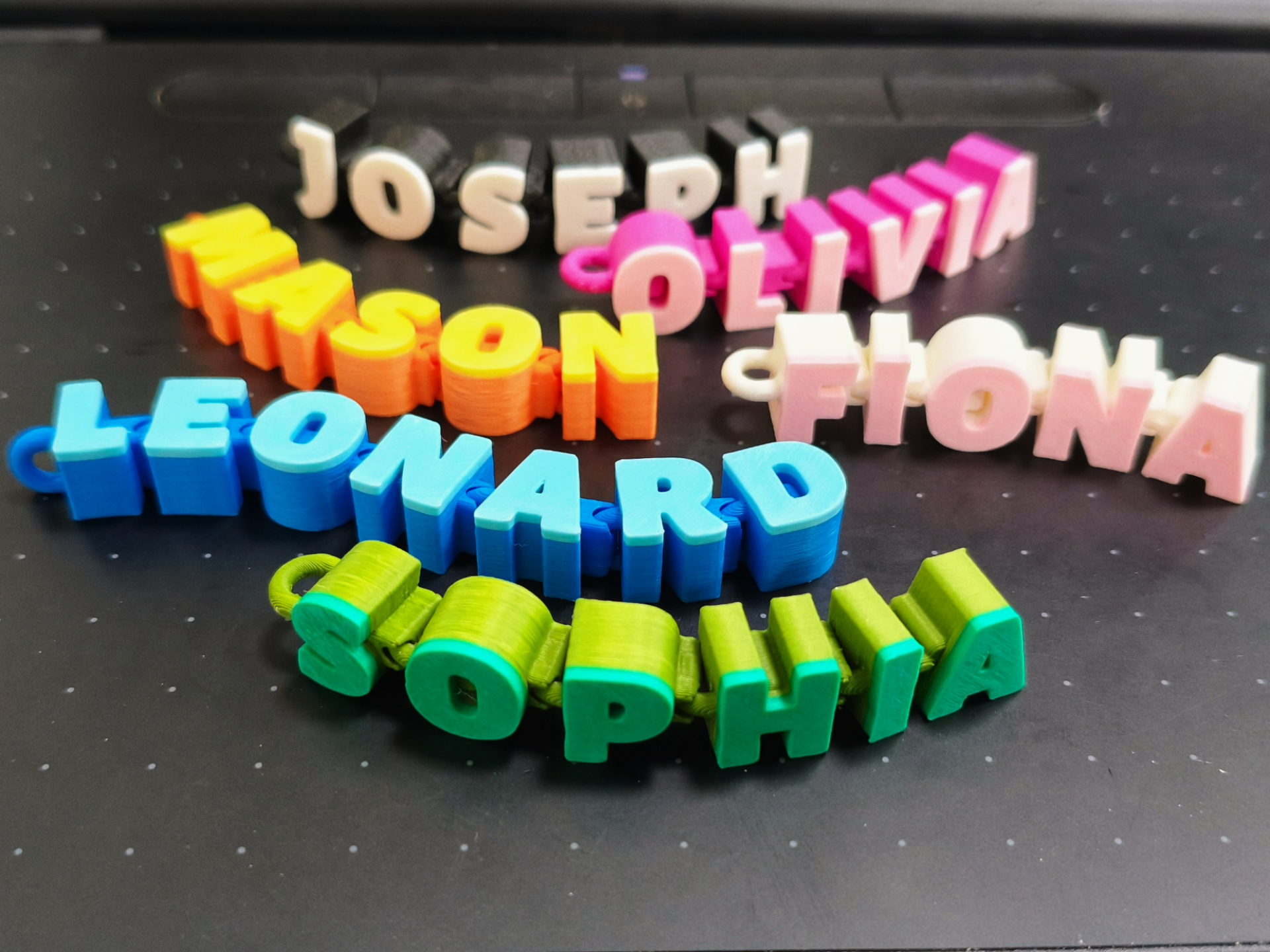 Customizable Articulated Name Keychain - 1