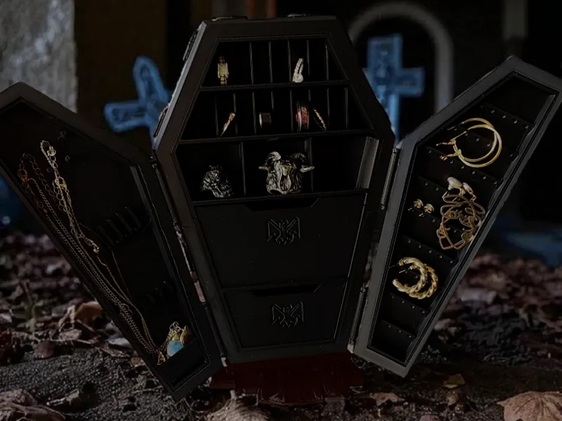 Customizable coffin for jewelry