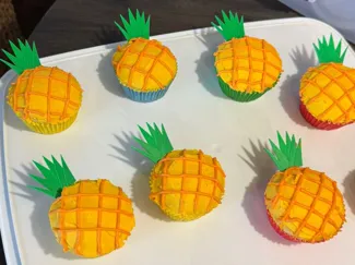 Pineapple leaf for cupcakes.