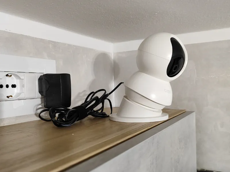 Supporto inclinato telecamera TAPO serie C200 C210