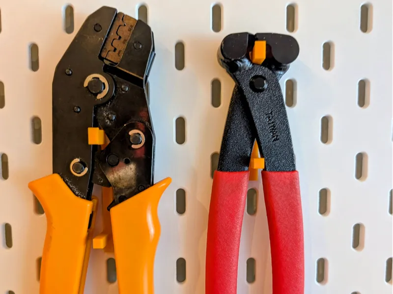 Skadis Universal pliers hook