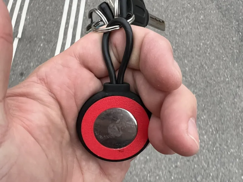 Apple AirTag Holder / Keychain