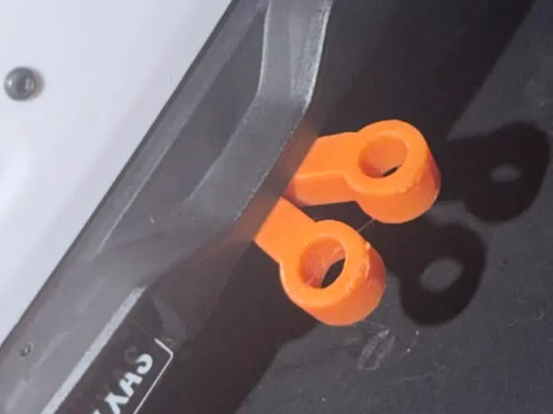 Dual flag mount for Trx4m