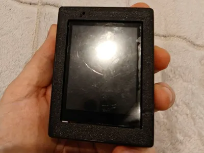 Small enclosure for "2.4 screen