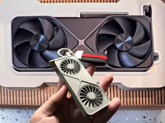 RTX 5090 模型 【风扇可动】