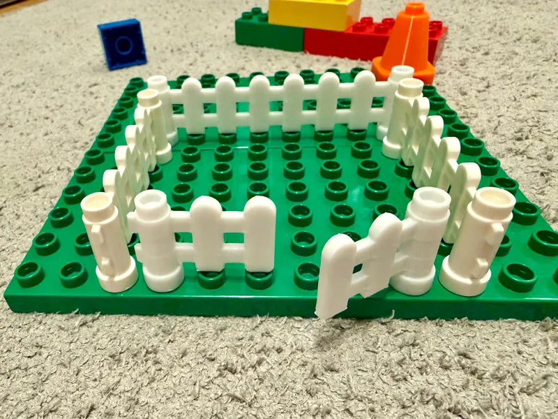 fully Duplo compatible classic fence gates