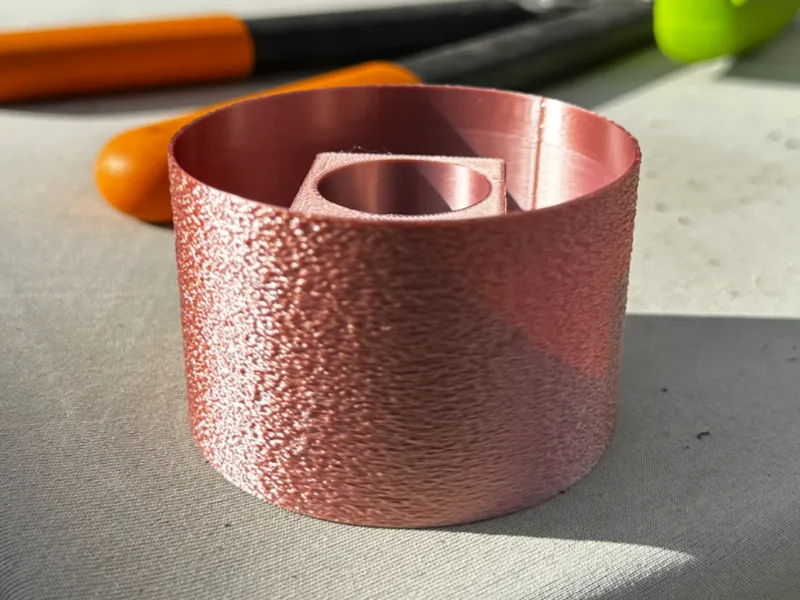 Round fuzzy Desk organizer 