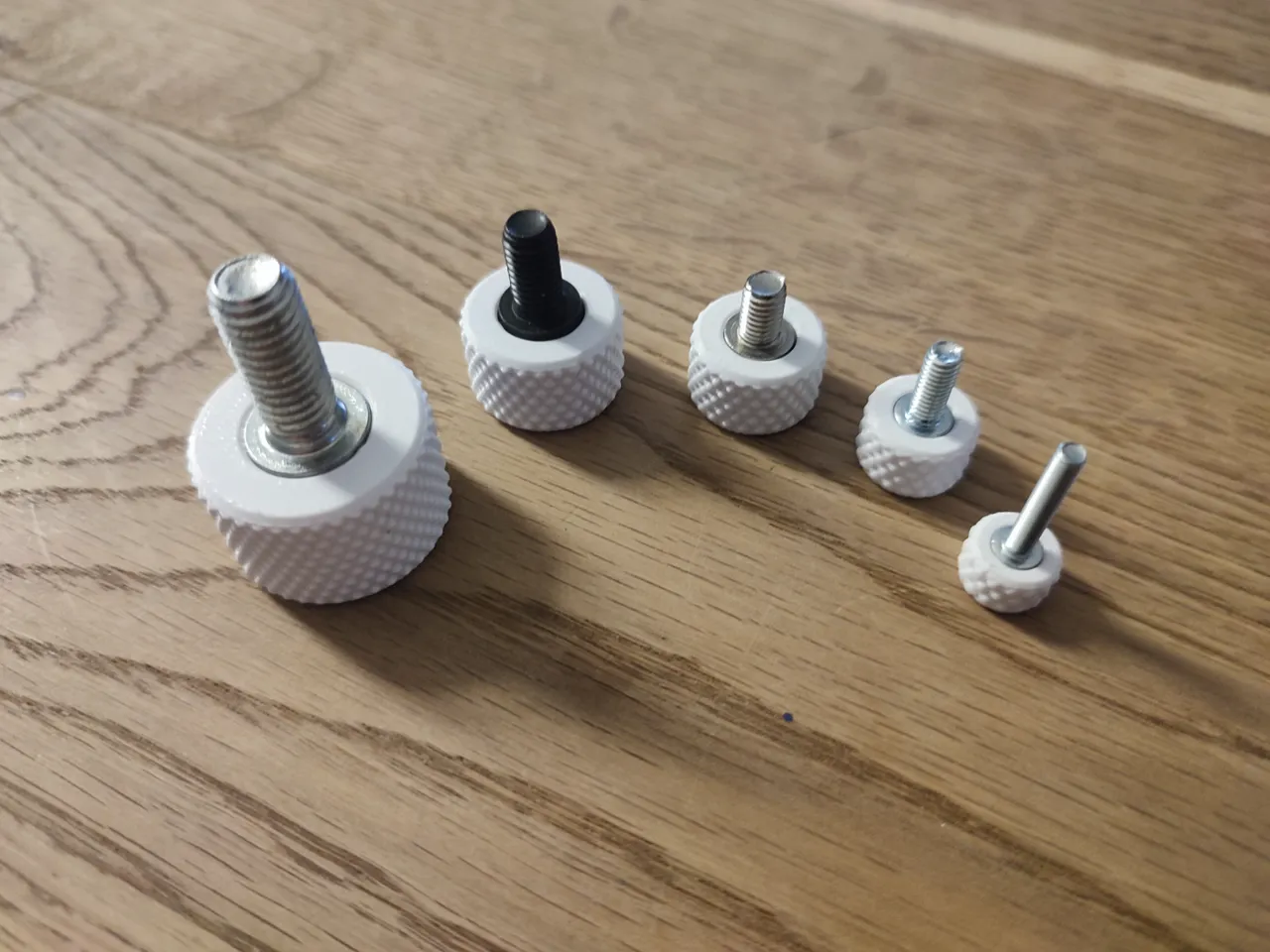 Knurled handle - M3 to M8 Socket Head Cap Screw view 4