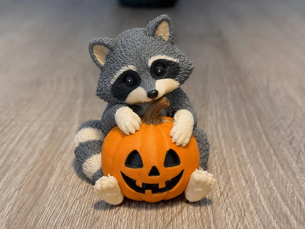 Adorno temático: Halloween Pumpkin Raccoon. Referencia del modelo original.