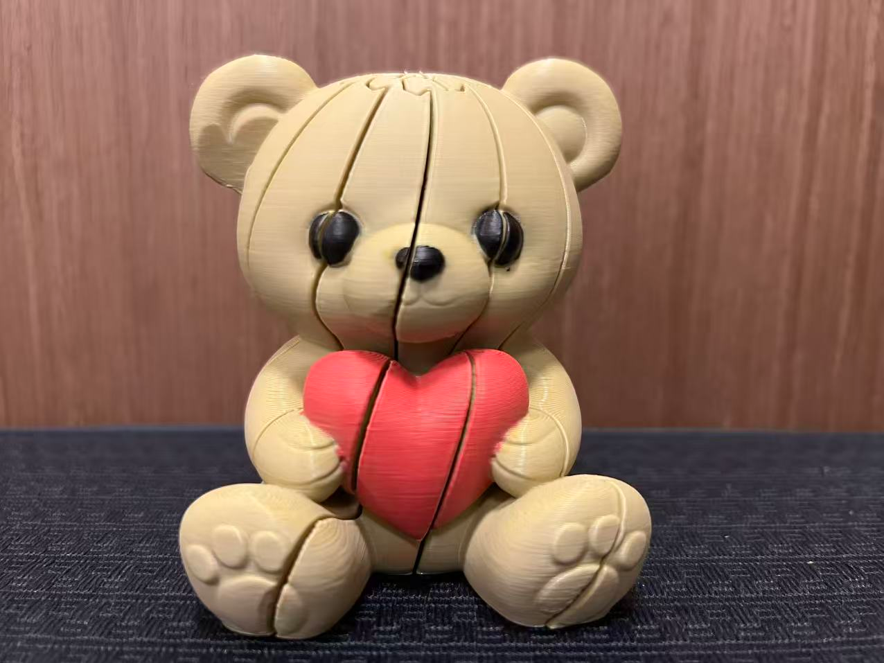 Miniatura 1 do modelo 3D 泰迪熊扭转解压玩具