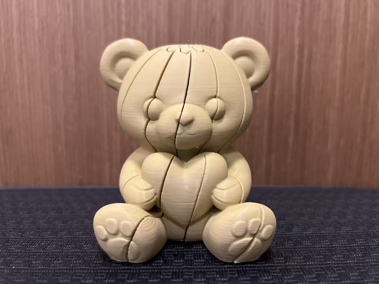 Miniatura 2 do modelo 3D 泰迪熊扭转解压玩具