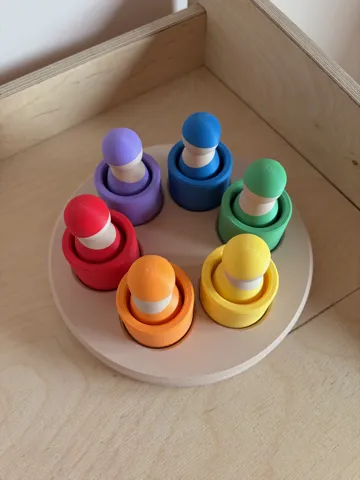 Letrero o emblema decorativo: Open Ended Bowl For Peg Dolls Sorting Game — vista de referencia 4