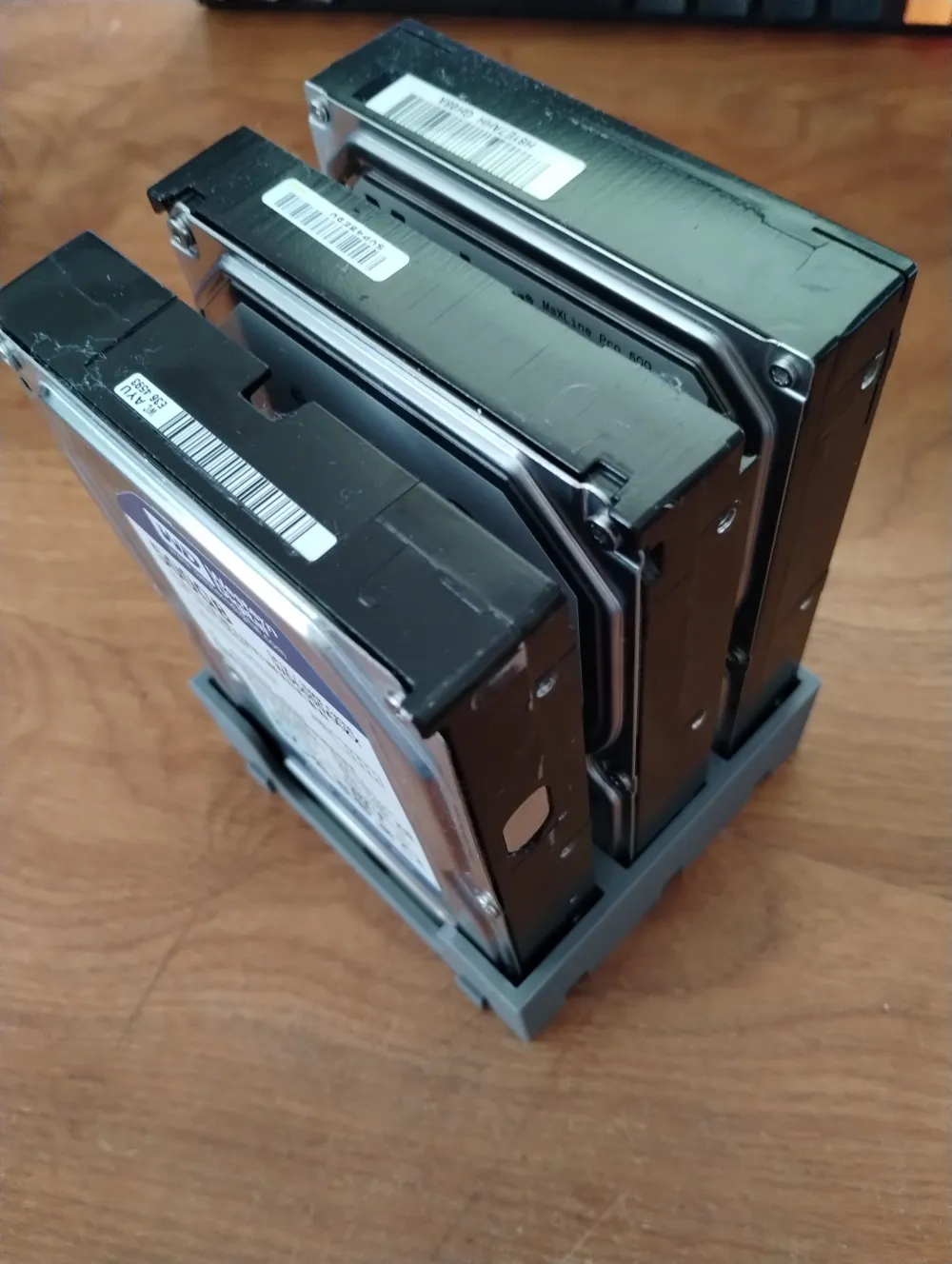 Modular Hard Drive Stand for 3.5" NORMAL Drives - Free 3D Print Model ...