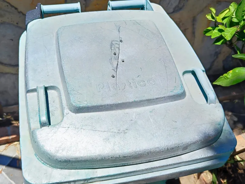 Wheelie Bin Lid Hinge Repair (trash can lid fix)