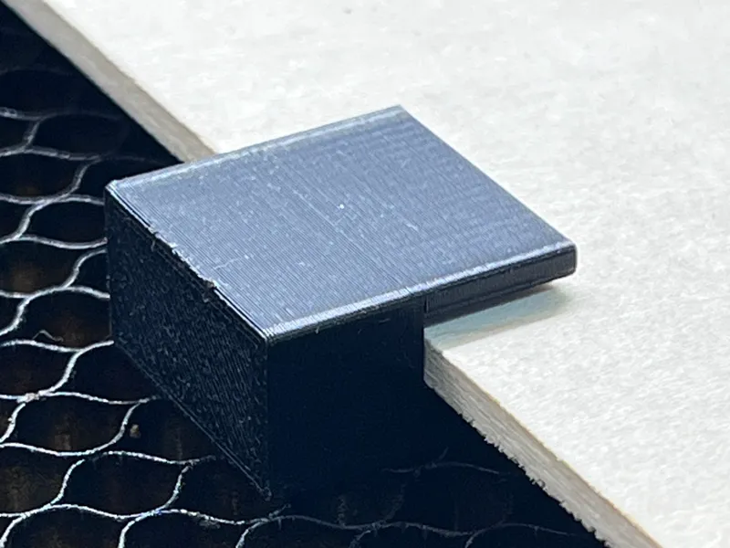Abstandshalter für Wabenplatten 4mm