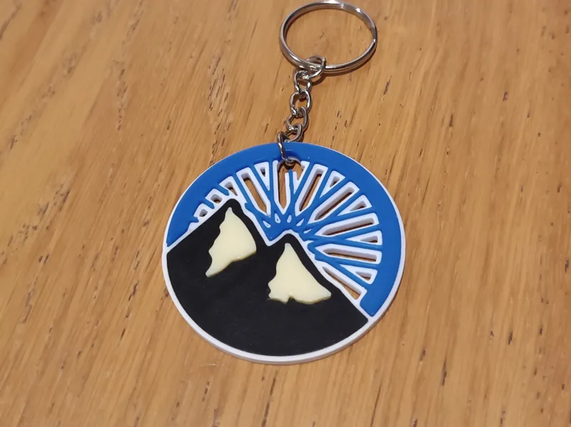 keychain mountains and circle