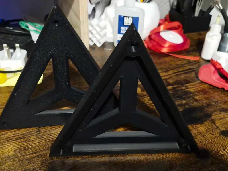 Door painting triangles (pair) 200mm