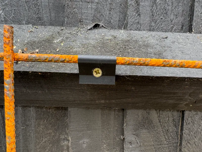 Concrete mesh (A142) holder 6mm