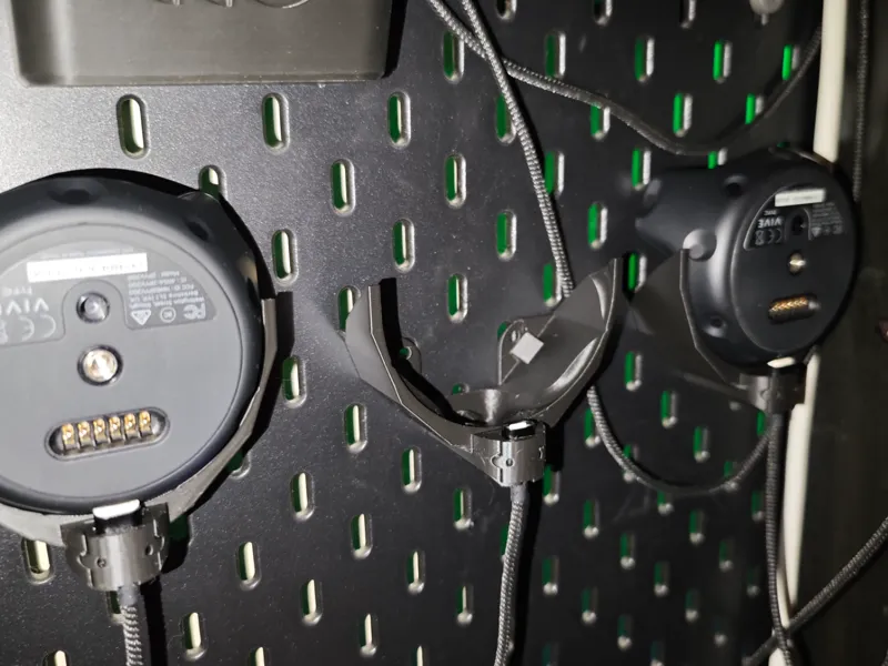 HTC Vive Tracker (V2.0) IKEA Skadis Wall Mount