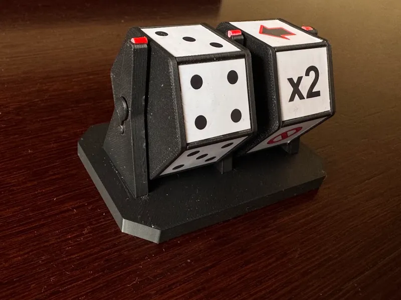 Customizable Double Dice with Magnetic Alignment