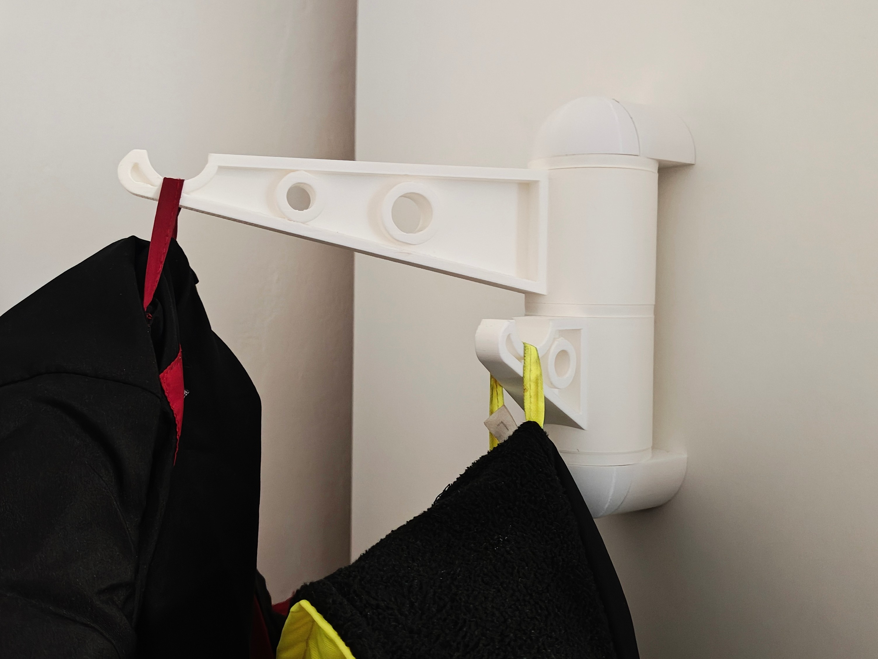 Miniatura 2 do modelo 3D Wall-mounted Tiltable Hook & Hanger