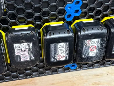 HSW Makita 18V Battery Holder