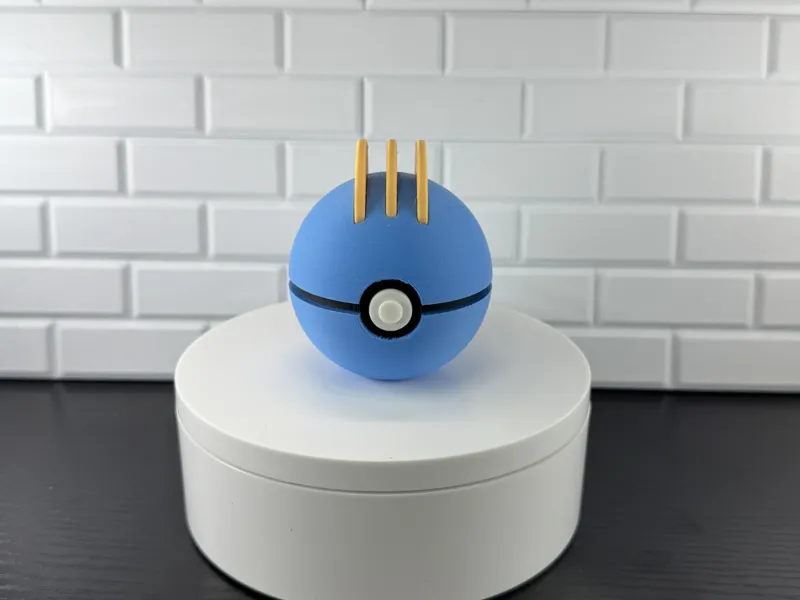 Machop PokeBall 