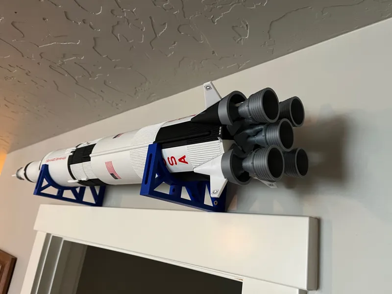 Saturn V 1:100 (43") Horizontal Wall Mount