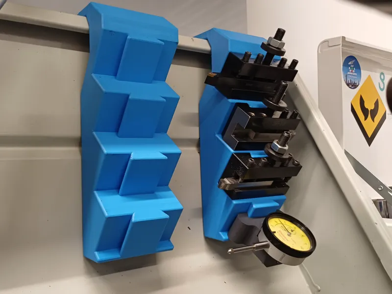 Quick change tool holder rack