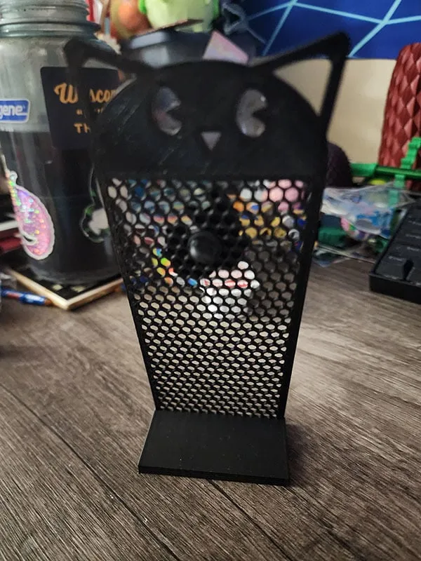Enamel pin/ earring stand (Cat Ear Editon) view 3