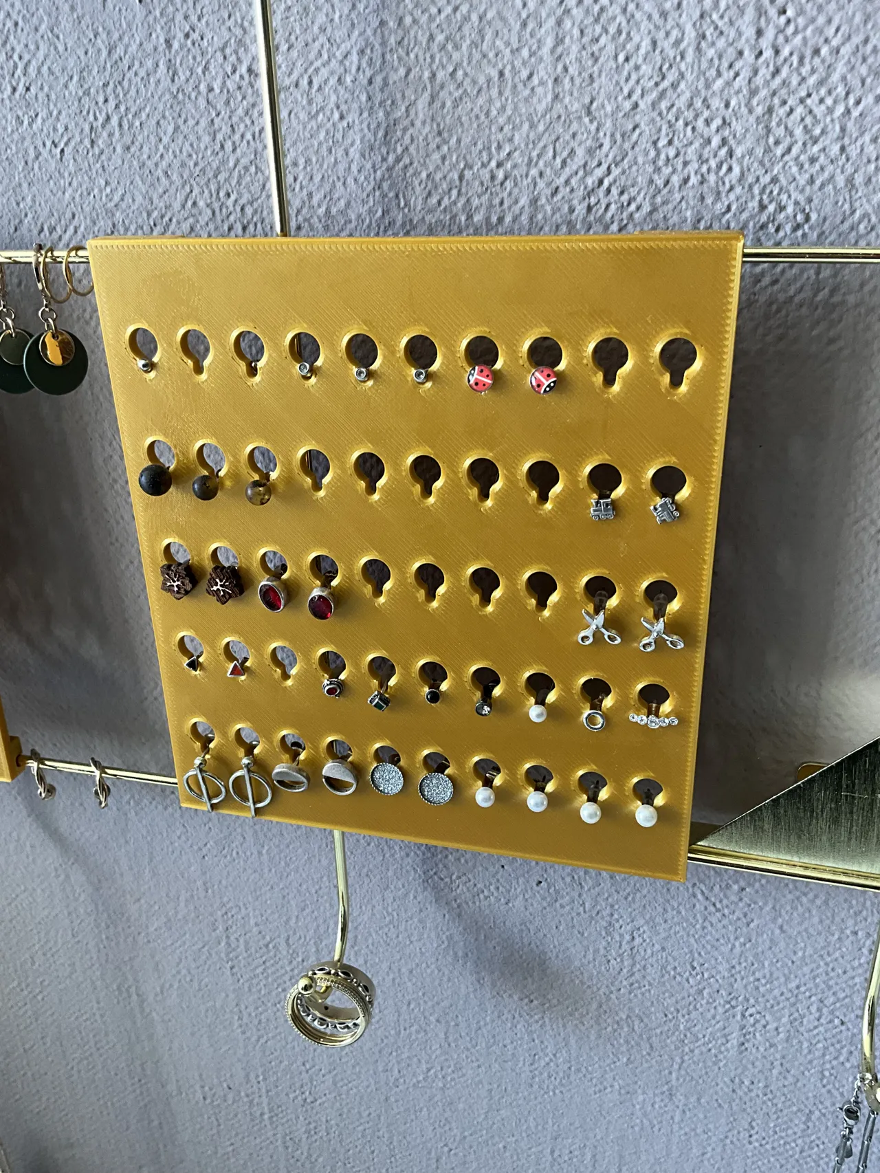 Earring wall for IKEA MYRHEDEN view 2