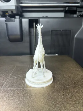 Figura decorativa: Majestic Giraffe – Ornamental Safari Sculpture — vista de referencia 5