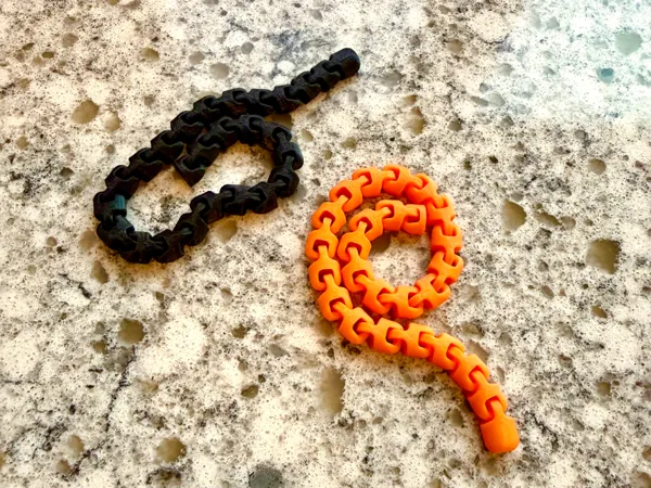 Chaîne flexible articulée