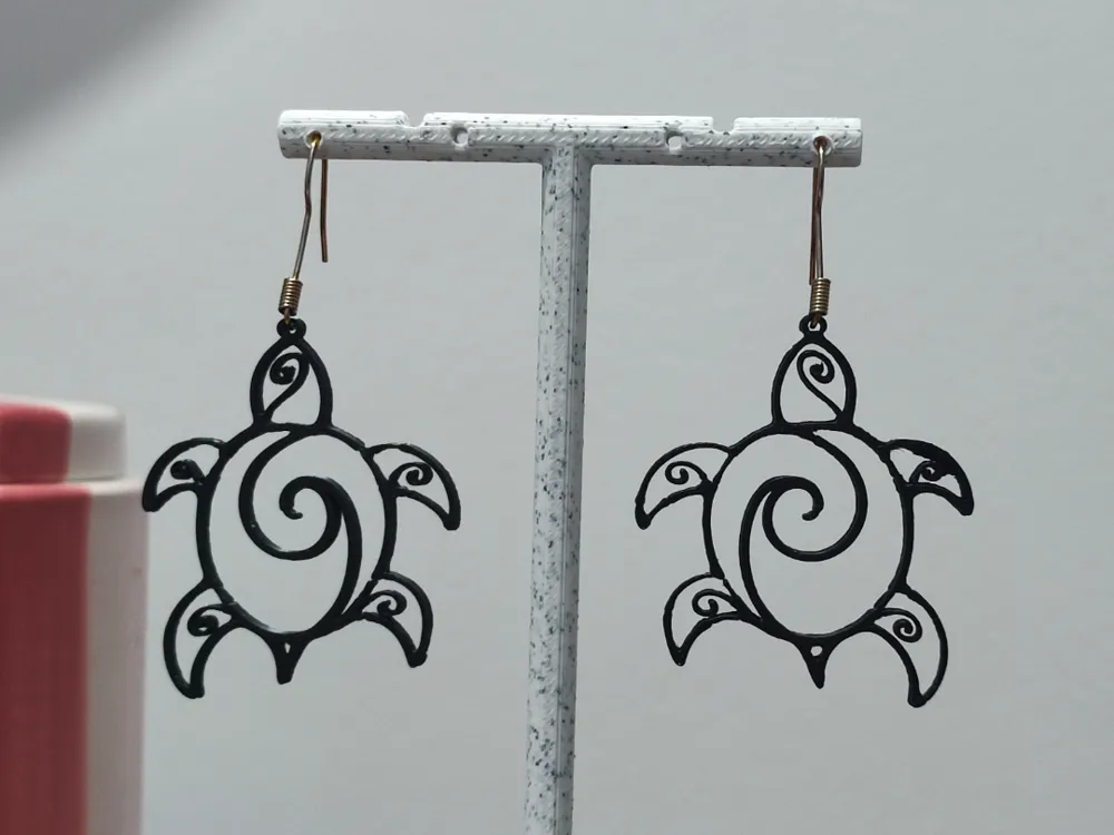 Pendientes: Aretes Tortuga Moana. Referencia del modelo original.
