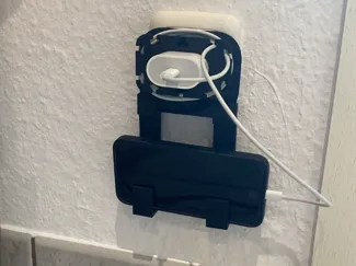 Apple USB-C Cabel manager with attachable holder