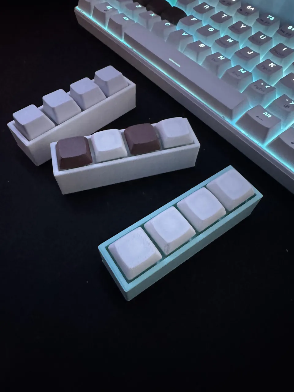 Mechanical keyboard fidget view 3
