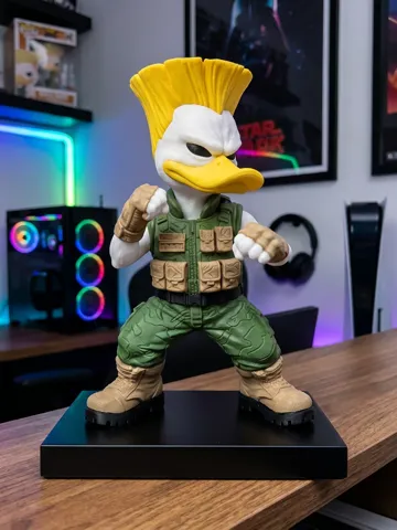 Soporte: GUILE DUCK – STREET FIGHTER DUCK Il Soldato — vista de referencia 2