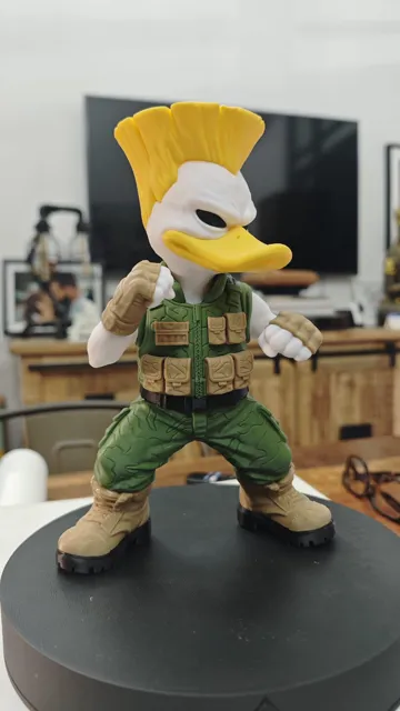 Soporte: GUILE DUCK – STREET FIGHTER DUCK Il Soldato — vista de referencia 5