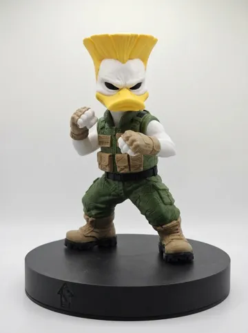 Soporte: GUILE DUCK – STREET FIGHTER DUCK Il Soldato — vista de referencia 4